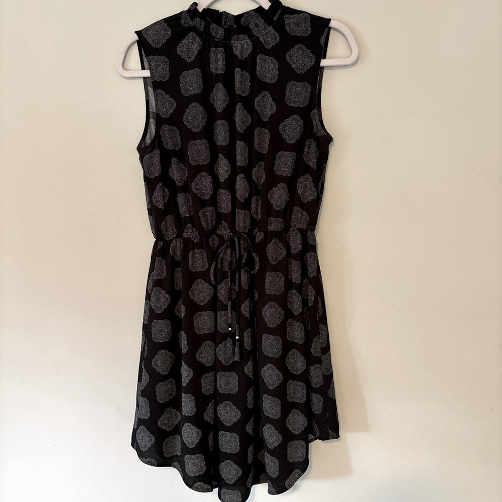 H&M Abstract Dotted Mock Neck Sleeveless Dress - Size 8